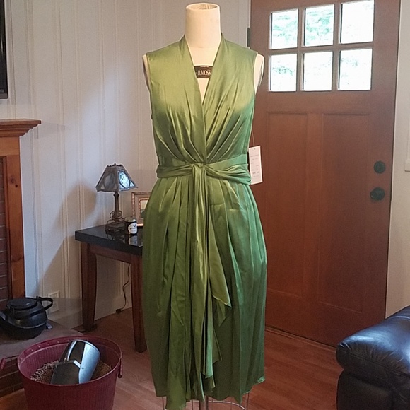 Teri Jon Dresses & Skirts - NEW Teri Jon Green Silk Cocktail Dress